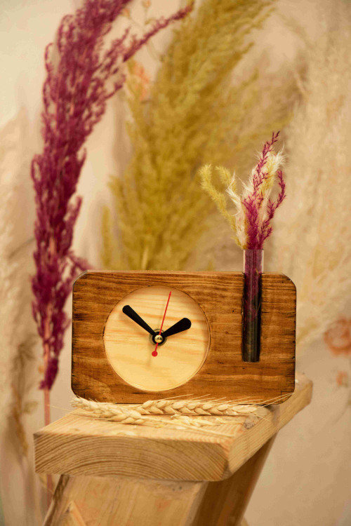 ساعت رومیزی تلفیق شده با گلدان شیشه نمایان قابلیت حک دلخواه روی صفحه ساعت