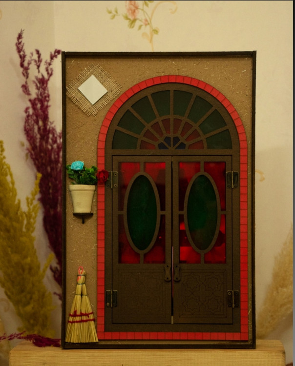 آینه جاکلیدی دکوری آویز طرح سنتی درب بازشو