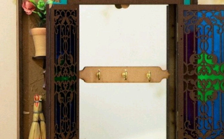 آینه جاکلیدی دکوری وآویز طرح سنتی درب باز شو