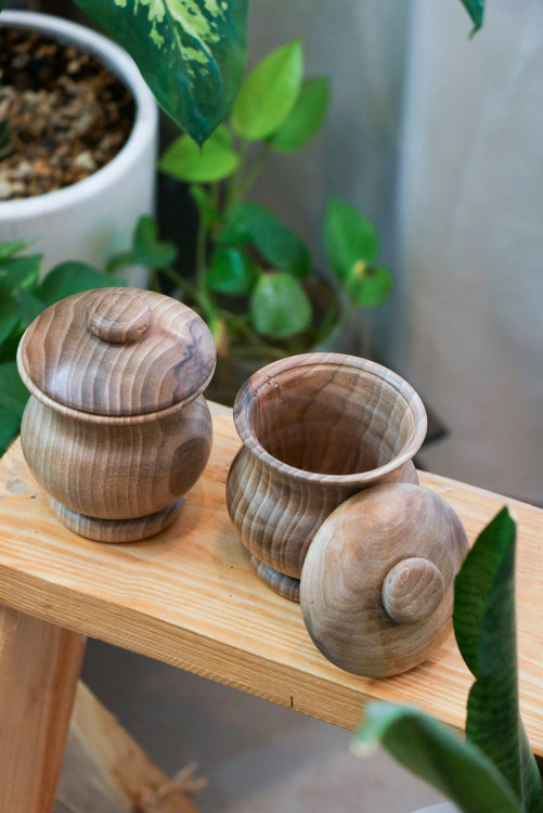 قندان چوبی درب دار