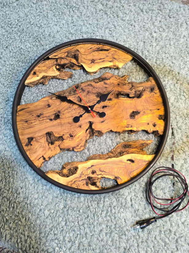 ساعت روستیک چراغ دار