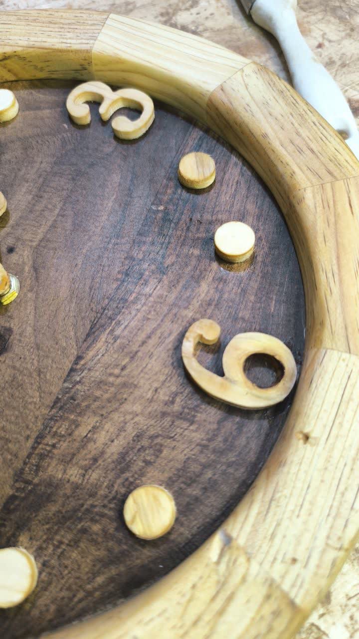 ساعت تمام چوب