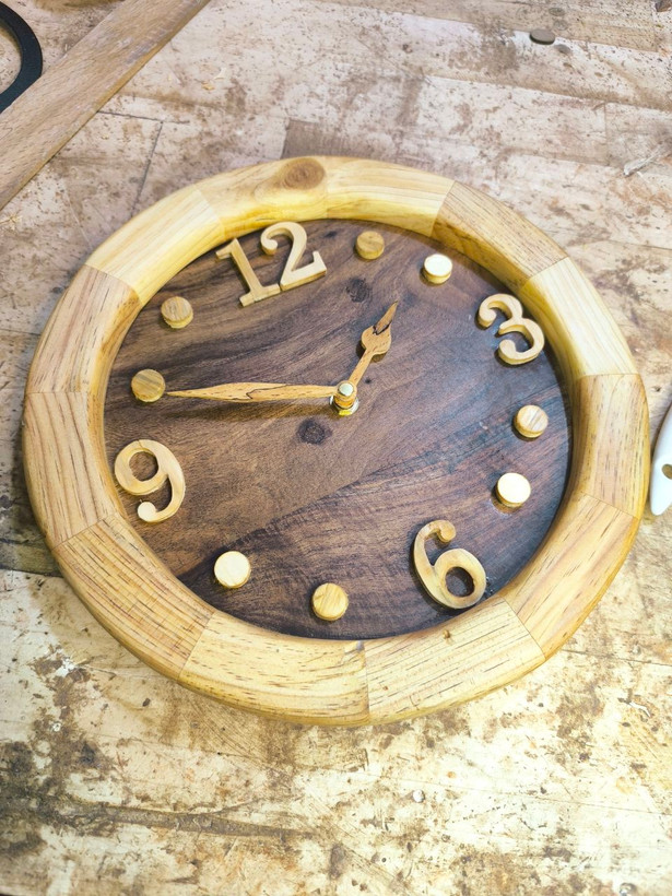 ساعت چوبی