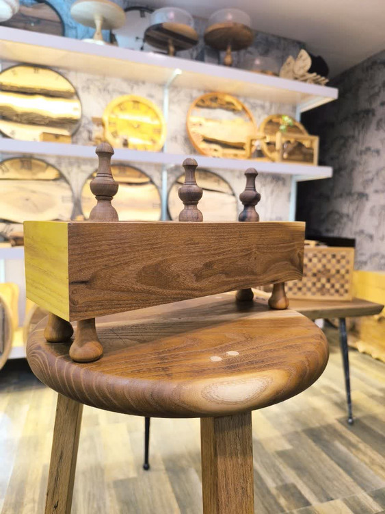 شکلاتخوری چوبی